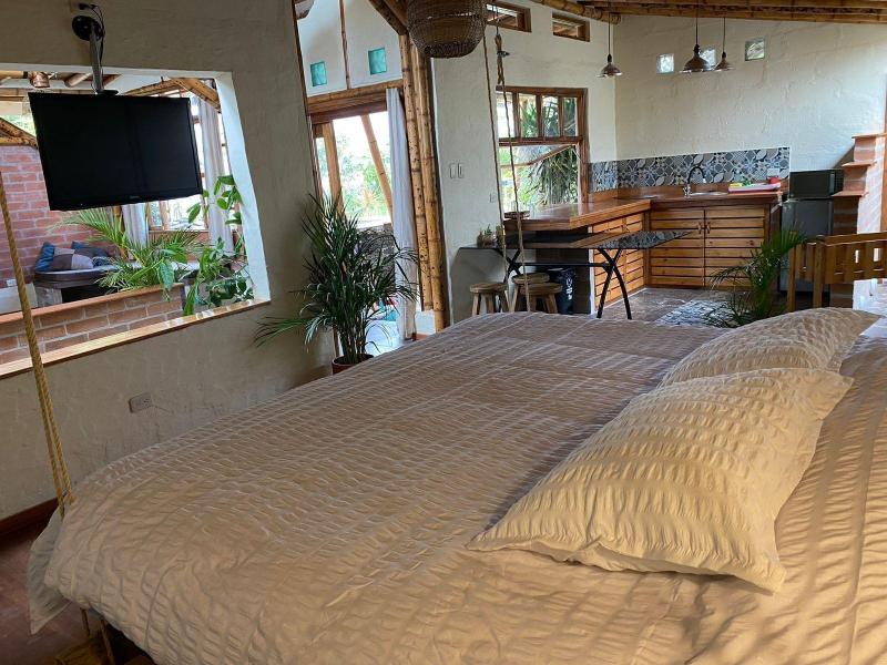 Hostal Colibrí Aeropuerto - Hostel image