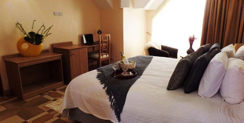 Villa Leone image