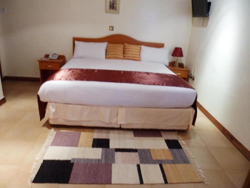 Villa Leone image