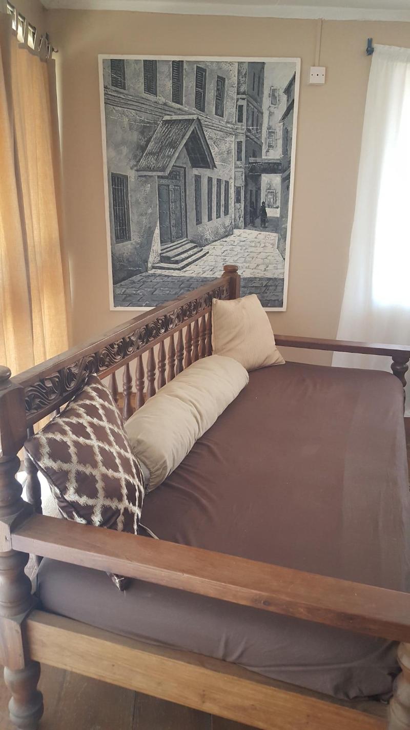 Q-Bar & Guest House image