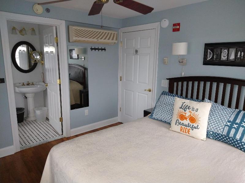 Tandem Bike Inn image