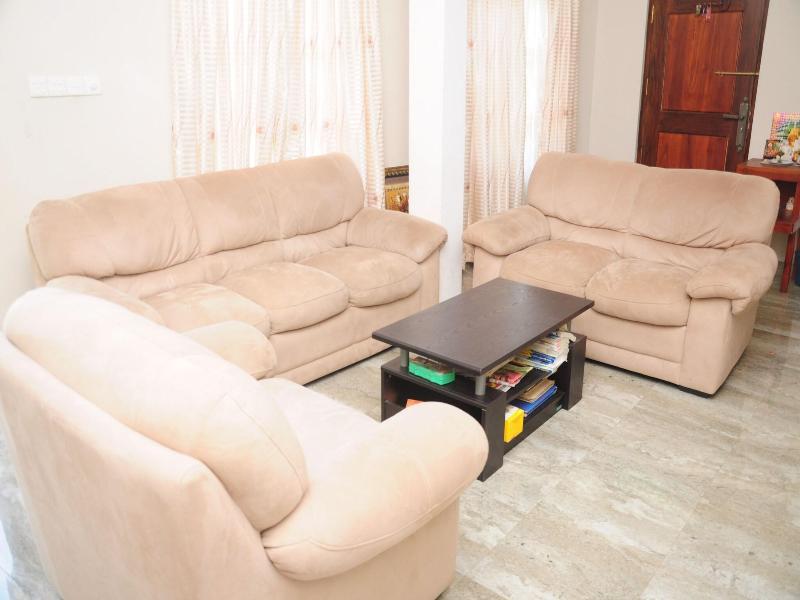 Traveller's Home Hotel image