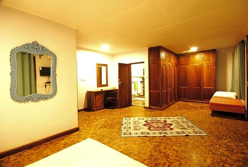 Boulevard Inn Mt Meru image