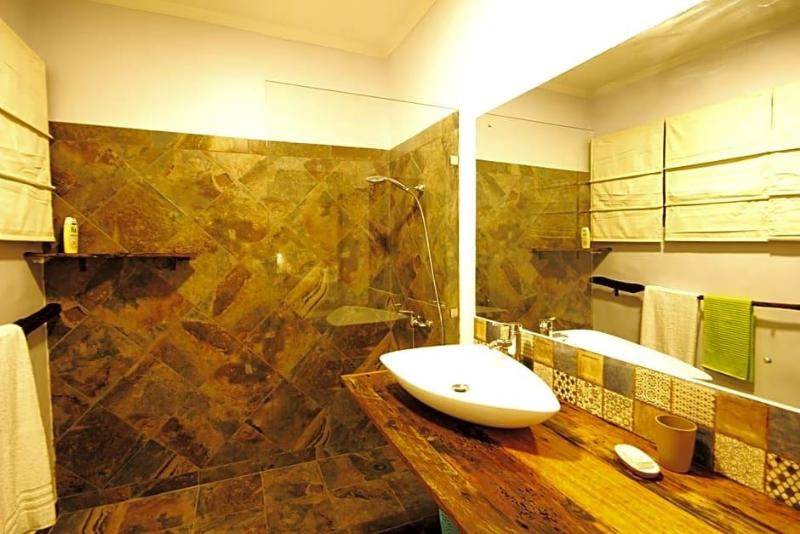 Boulevard Inn Mt Meru image