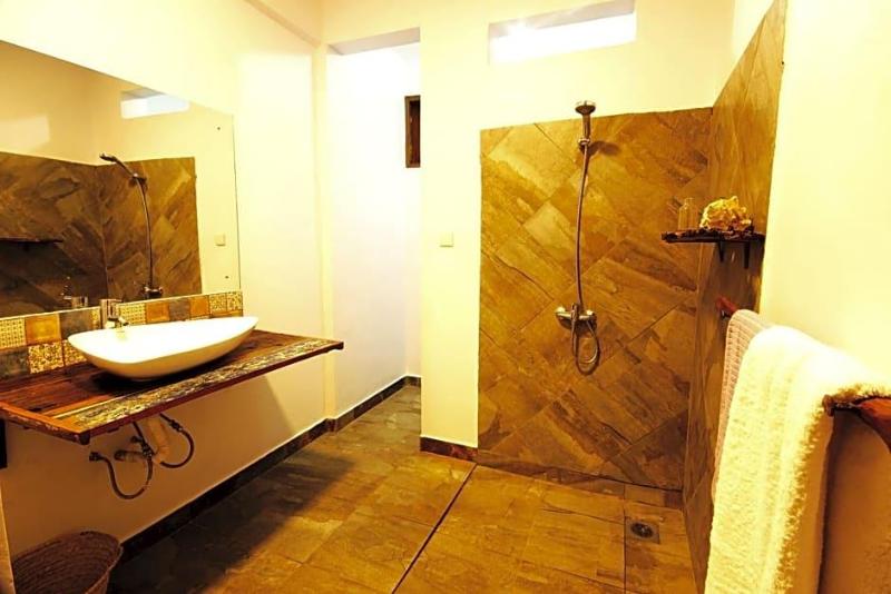 Boulevard Inn Mt Meru image