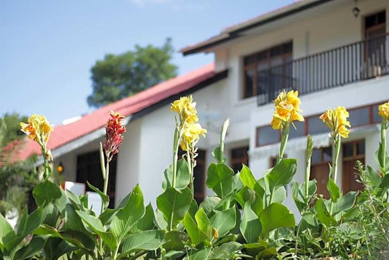 Boulevard Inn Mt Meru image