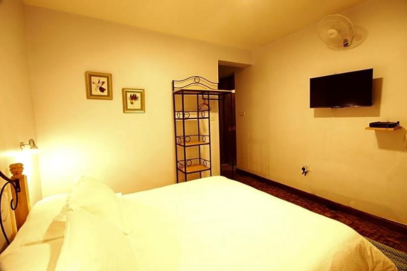 Boulevard Inn Mt Meru image