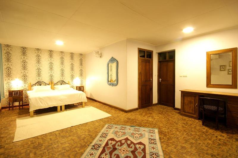 Boulevard Inn Mt Meru image