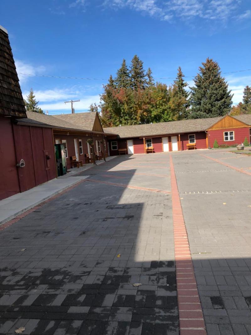 The Red Lodge Inn — general view