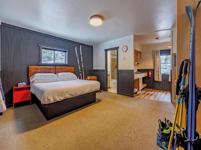 DOUBLE KING SIZE BED