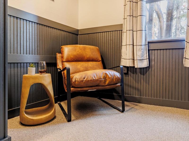 DOUBLE CLUB KING BED