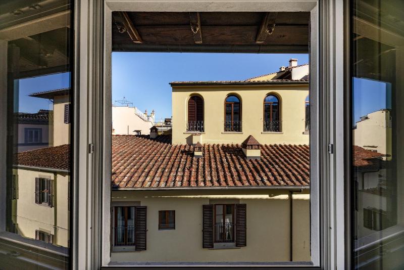 Parione Uno image