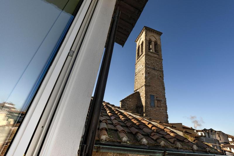 Parione Uno image