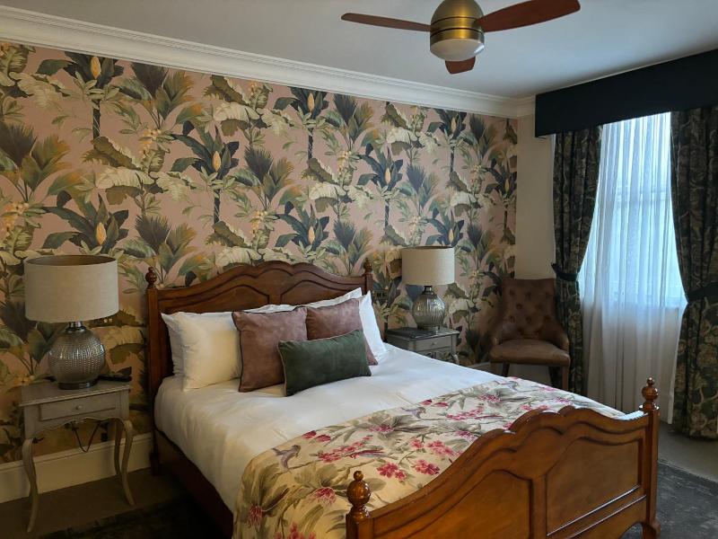 The Clerk & Well Pub & Rooms image