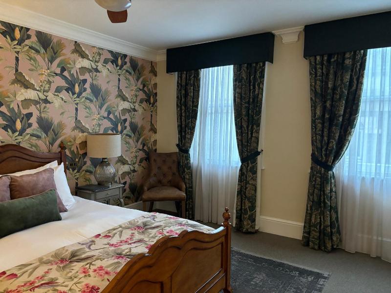 The Clerk & Well Pub & Rooms image