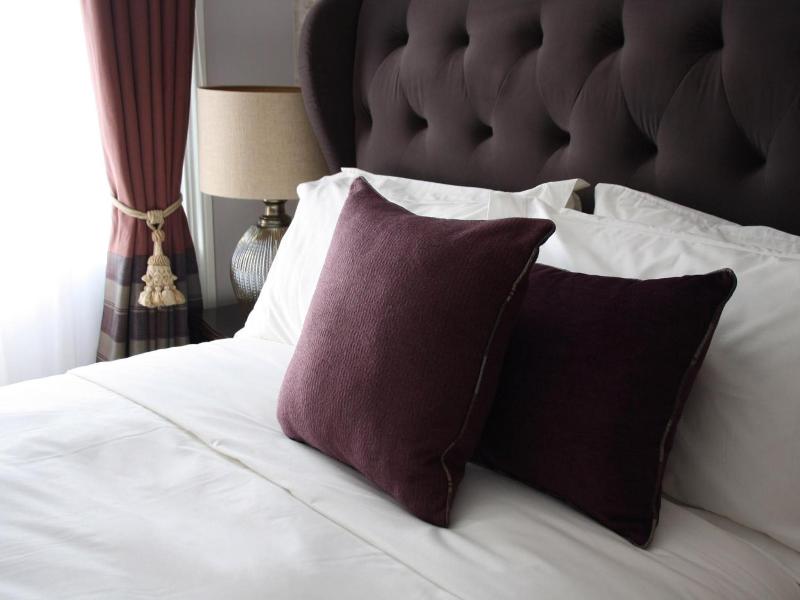 The Clerk & Well Pub & Rooms image