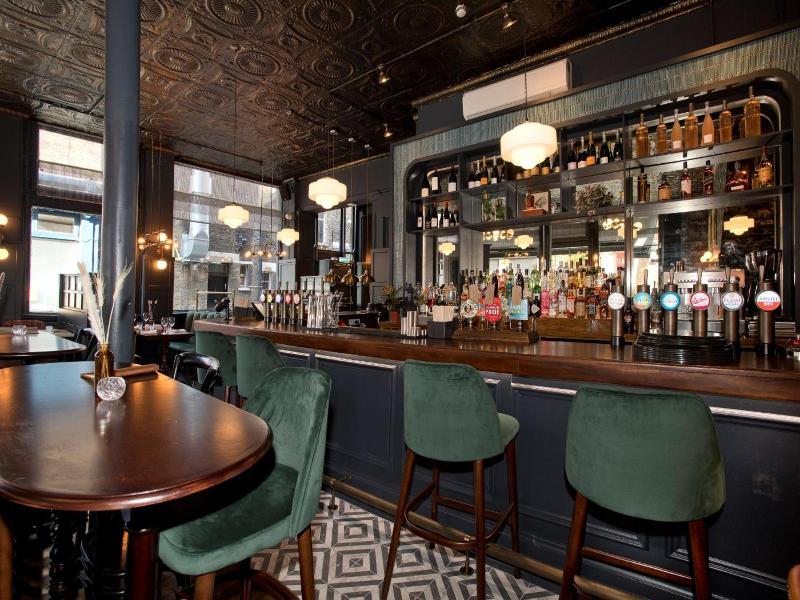 The Clerk & Well Pub & Rooms image