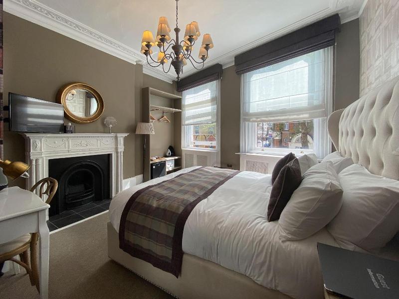 The Clerk & Well Pub & Rooms image