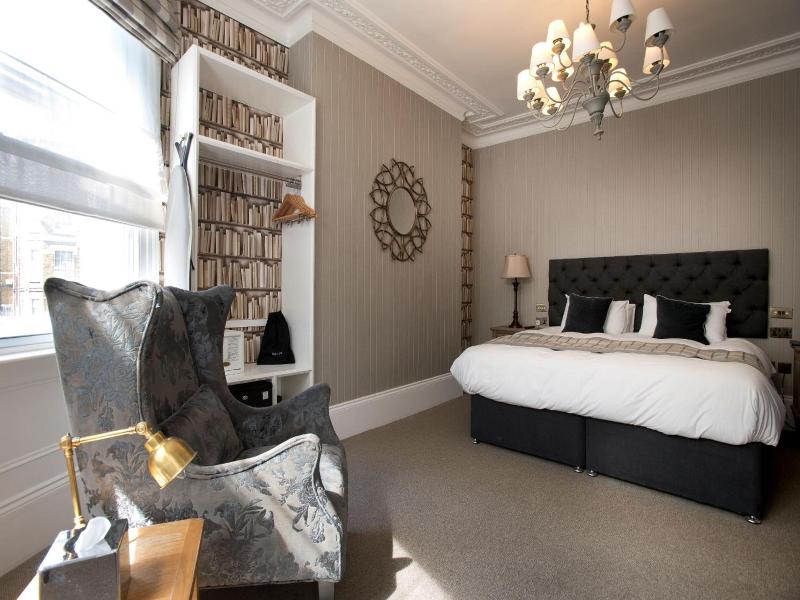 The Clerk & Well Pub & Rooms image