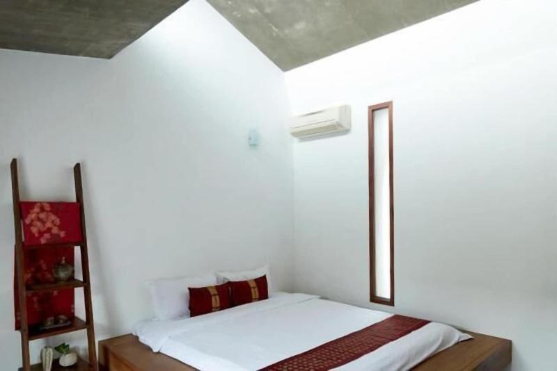 Chang House image