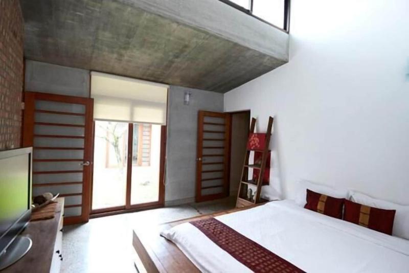 Chang House image