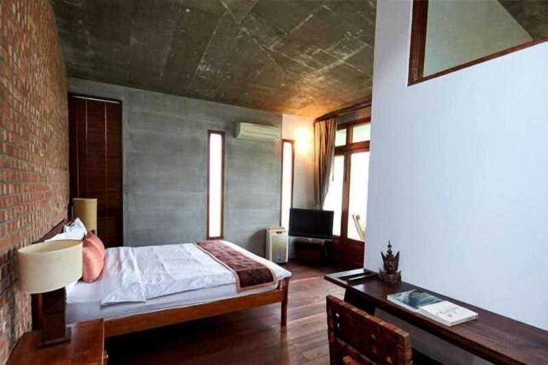 Chang House image