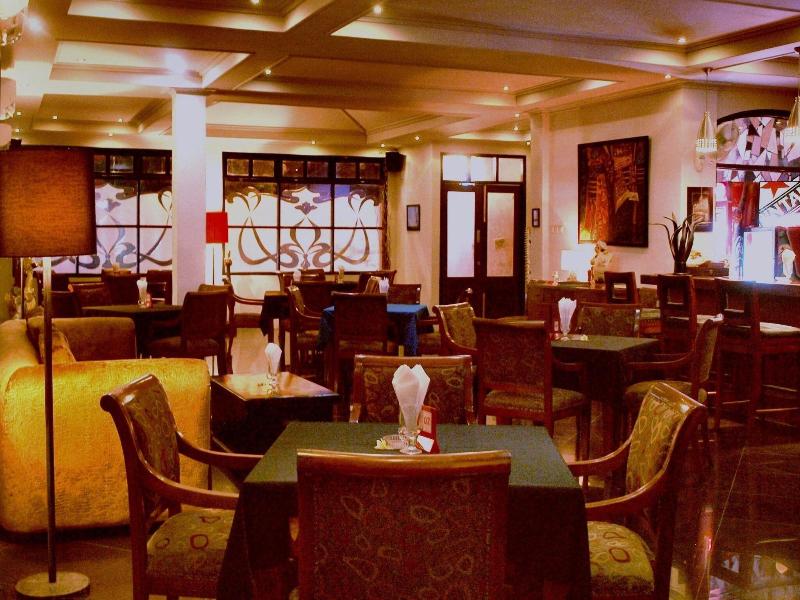 The Gecho Inn Town