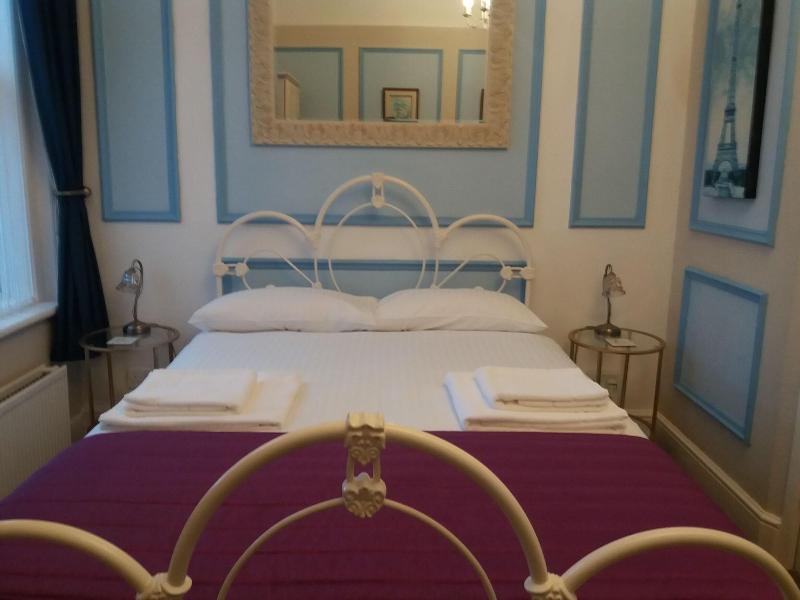 The Groveside Guest House image
