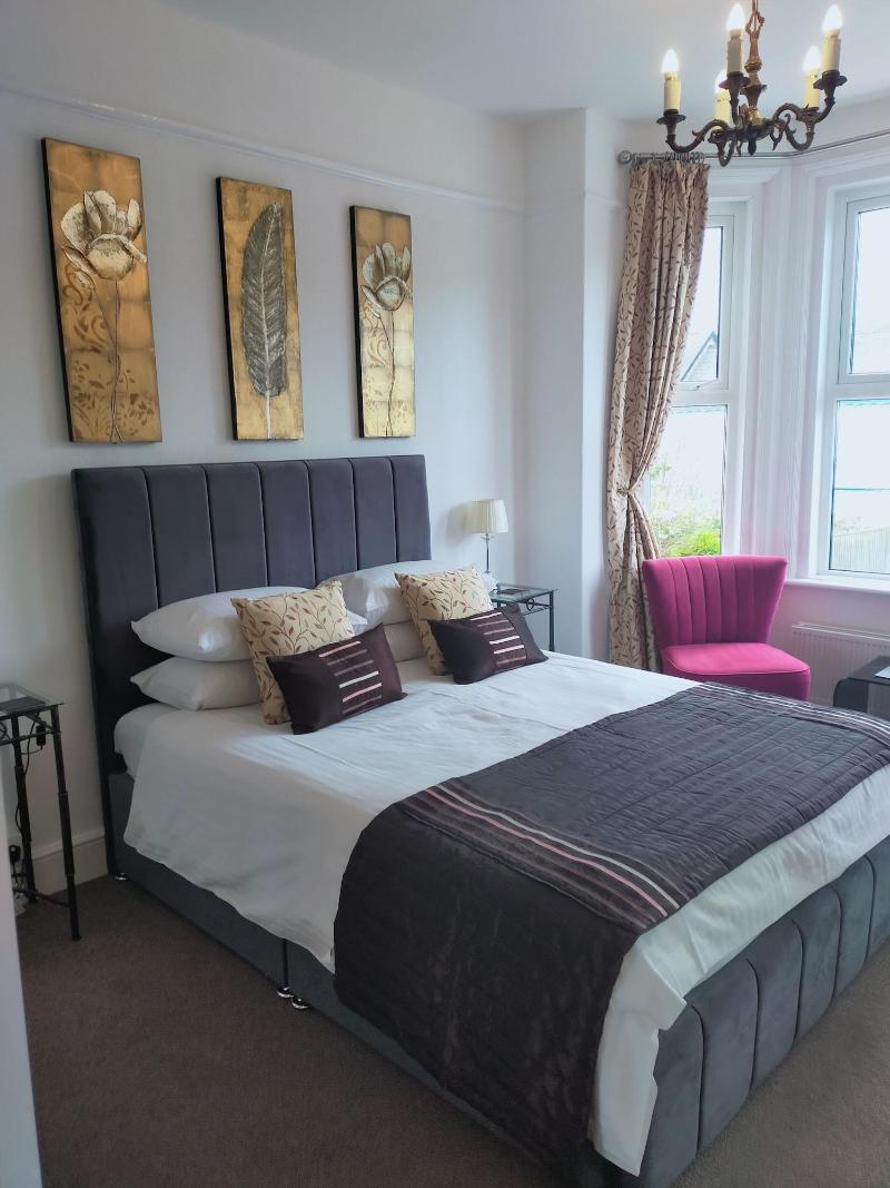 The Groveside Guest House image