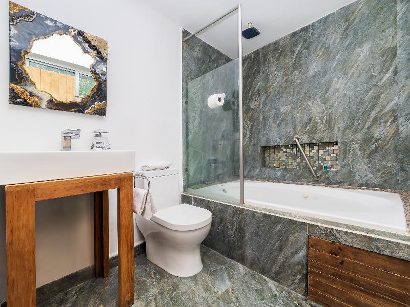 Casa Anzures Suites image