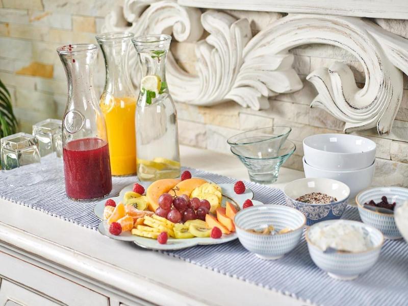 The Hamptons Guest House image