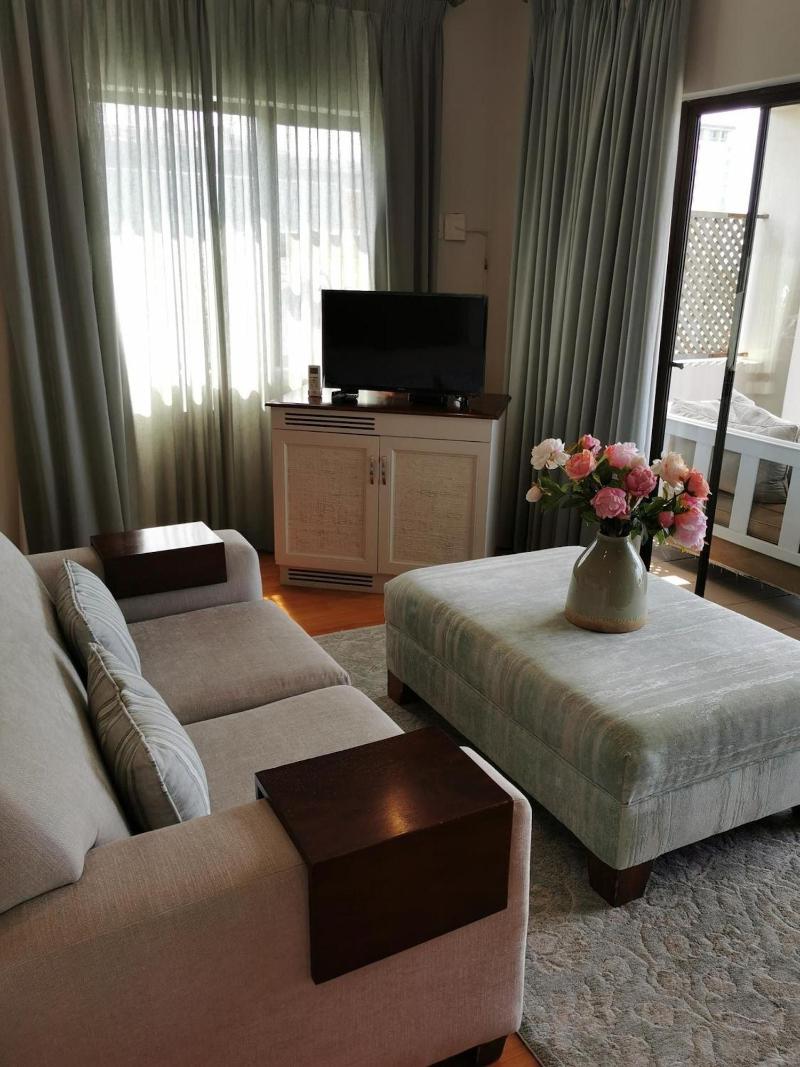 The Hamptons Guest House image