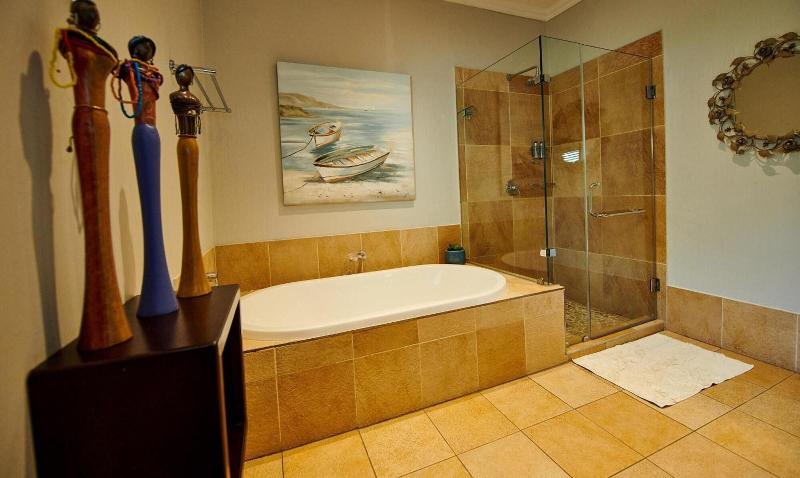 The Hamptons Guest House image