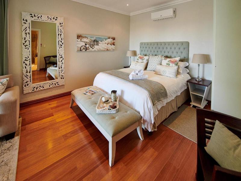 The Hamptons Guest House image