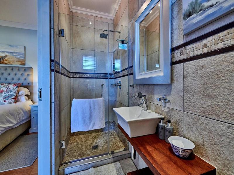 The Hamptons Guest House image
