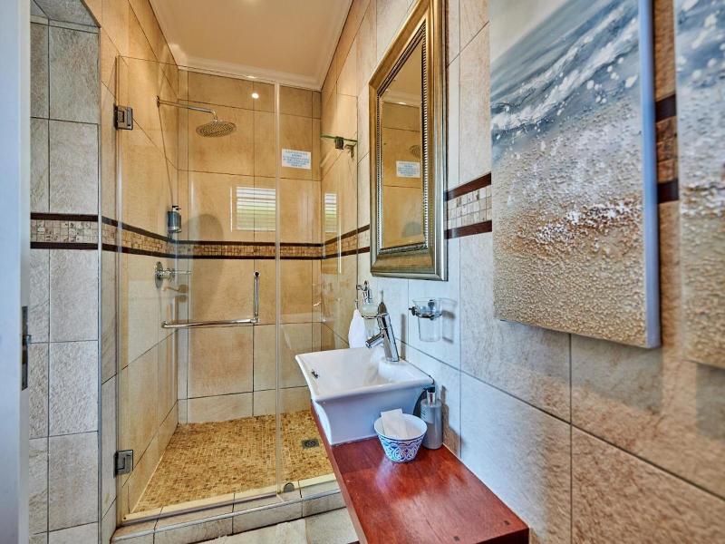 The Hamptons Guest House image