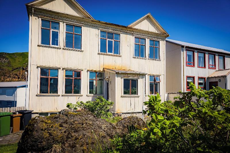 Guesthouse Hóll 5