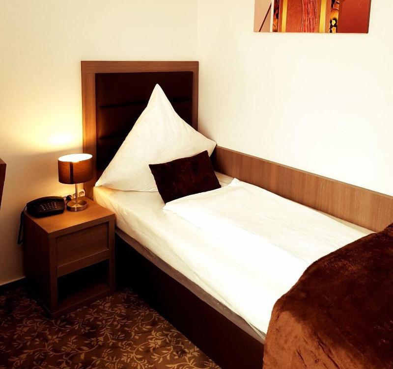 Hotel Dormir image