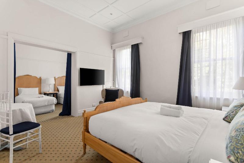 The Robertson Hotel image