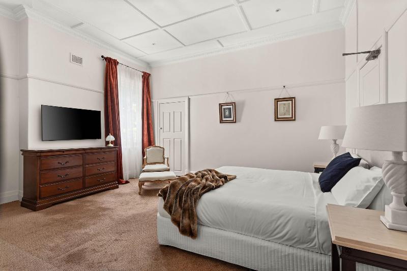 The Robertson Hotel image