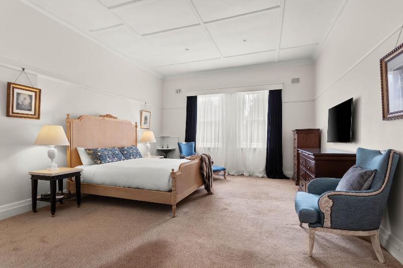 The Robertson Hotel image