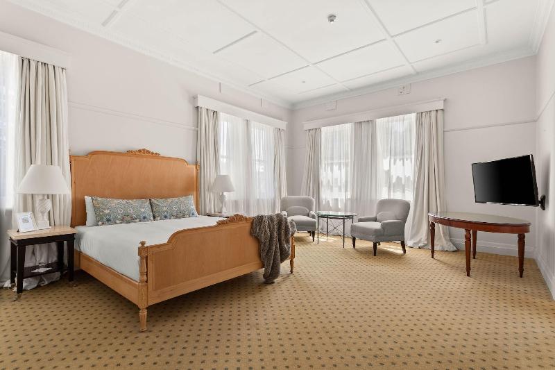The Robertson Hotel image