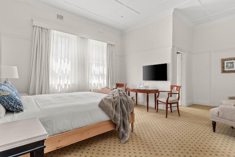 The Robertson Hotel image