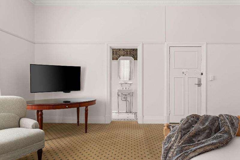 The Robertson Hotel image