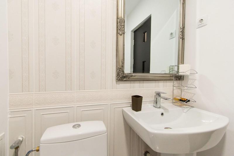 Evianne Boutique Hotel image