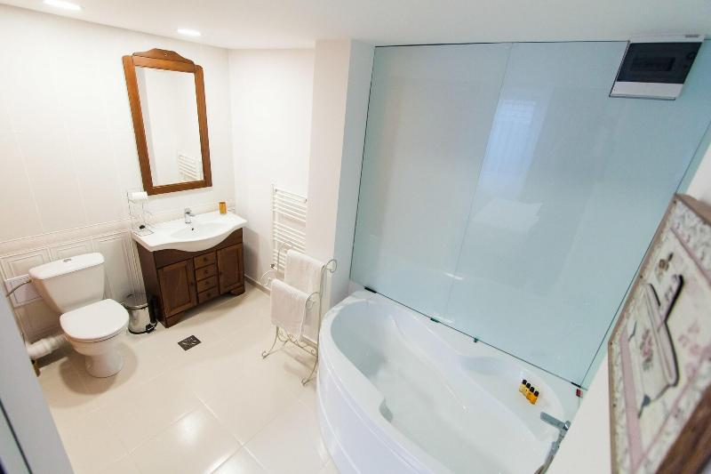 Evianne Boutique Hotel image