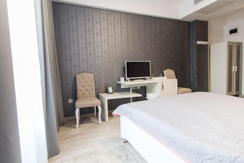 Evianne Boutique Hotel image
