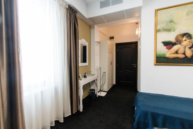 Evianne Boutique Hotel image