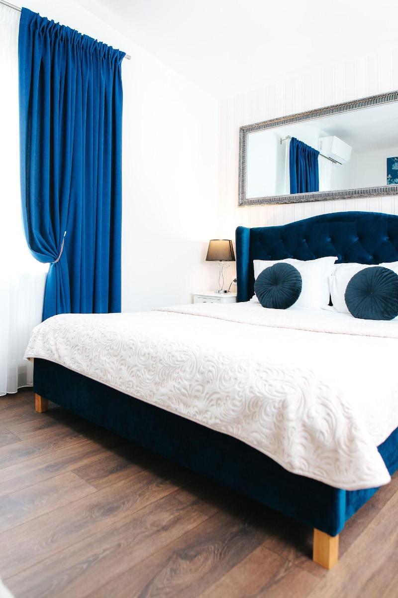 Evianne Boutique Hotel image