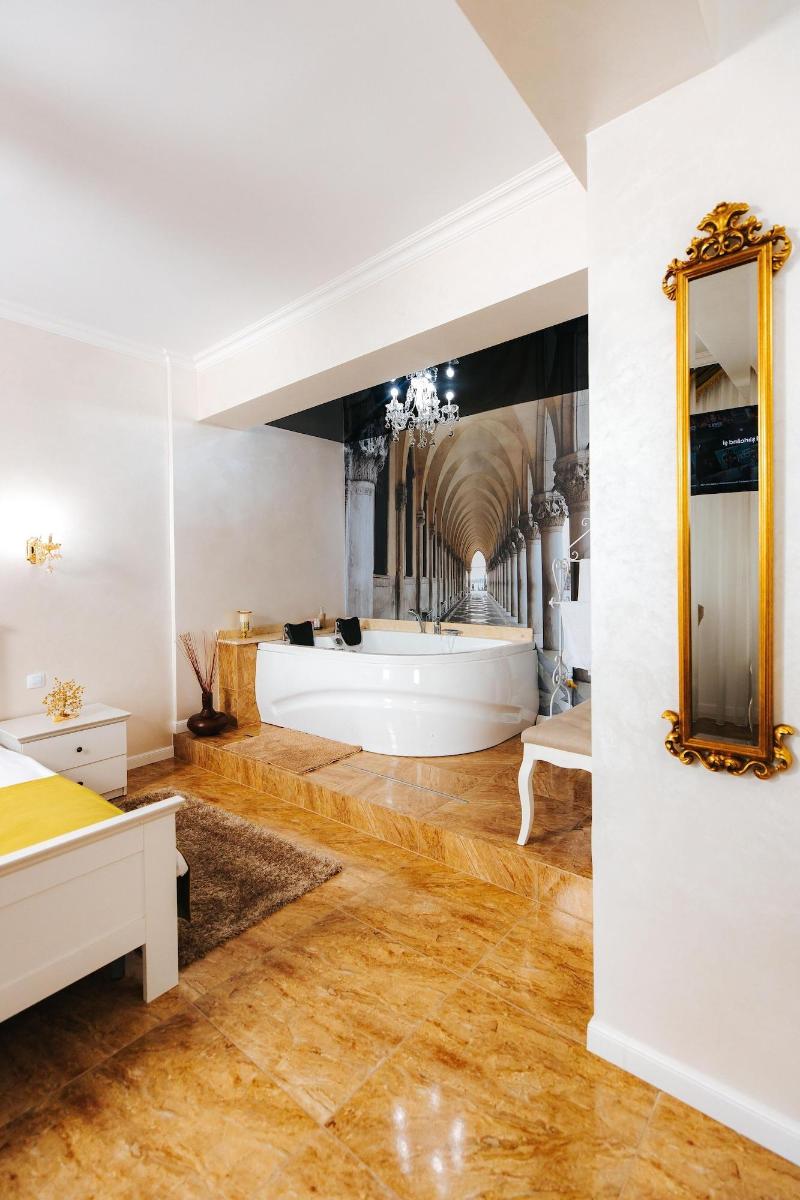 Evianne Boutique Hotel image
